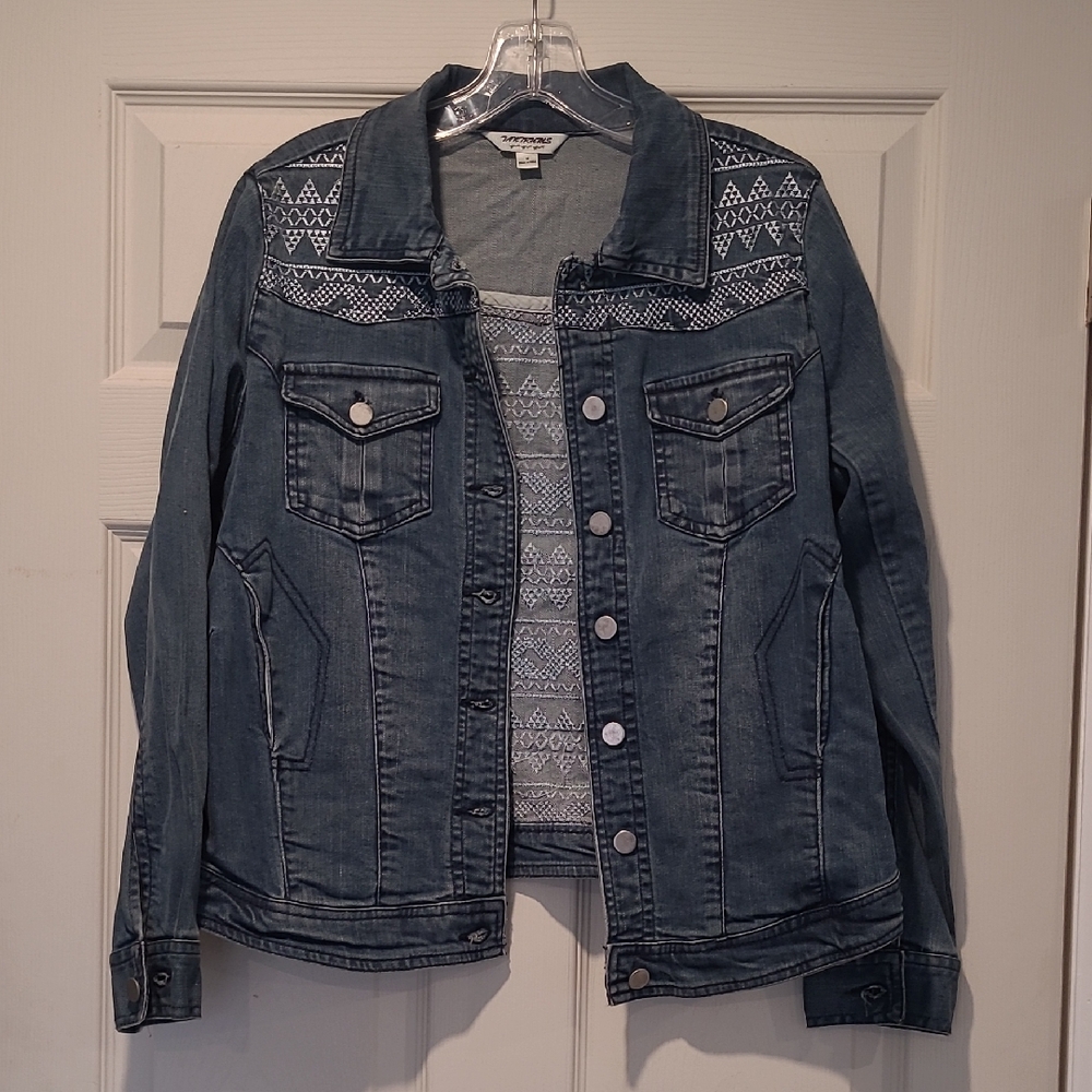 Tantrums Women's Blue Denim Jacket (size M)